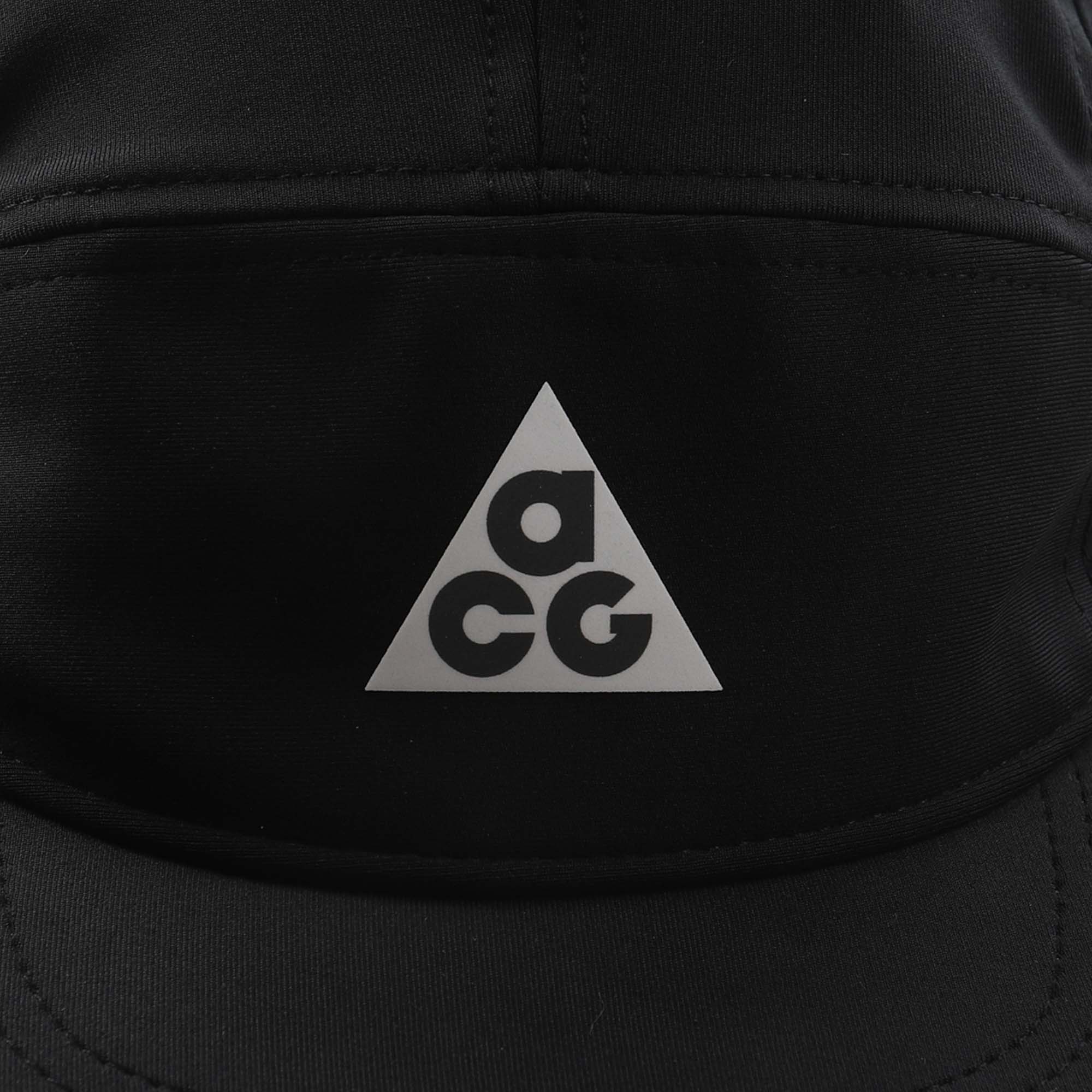 Nike ACG Fly Cap Cape - Black/Reflective Silver product photo