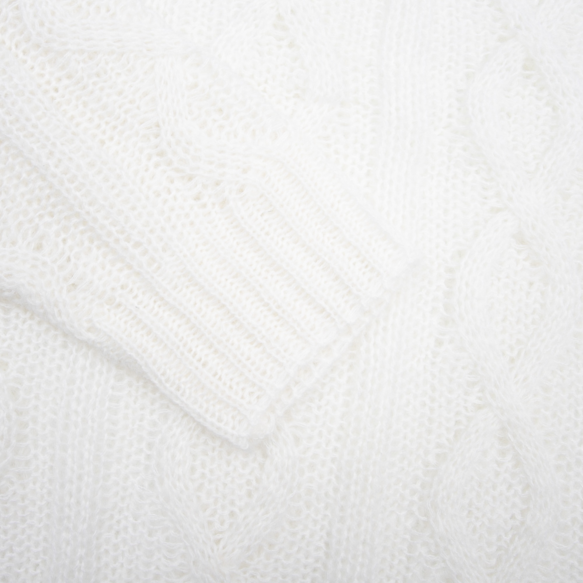 CABLE LOOSE KNIT SWEATER product photo