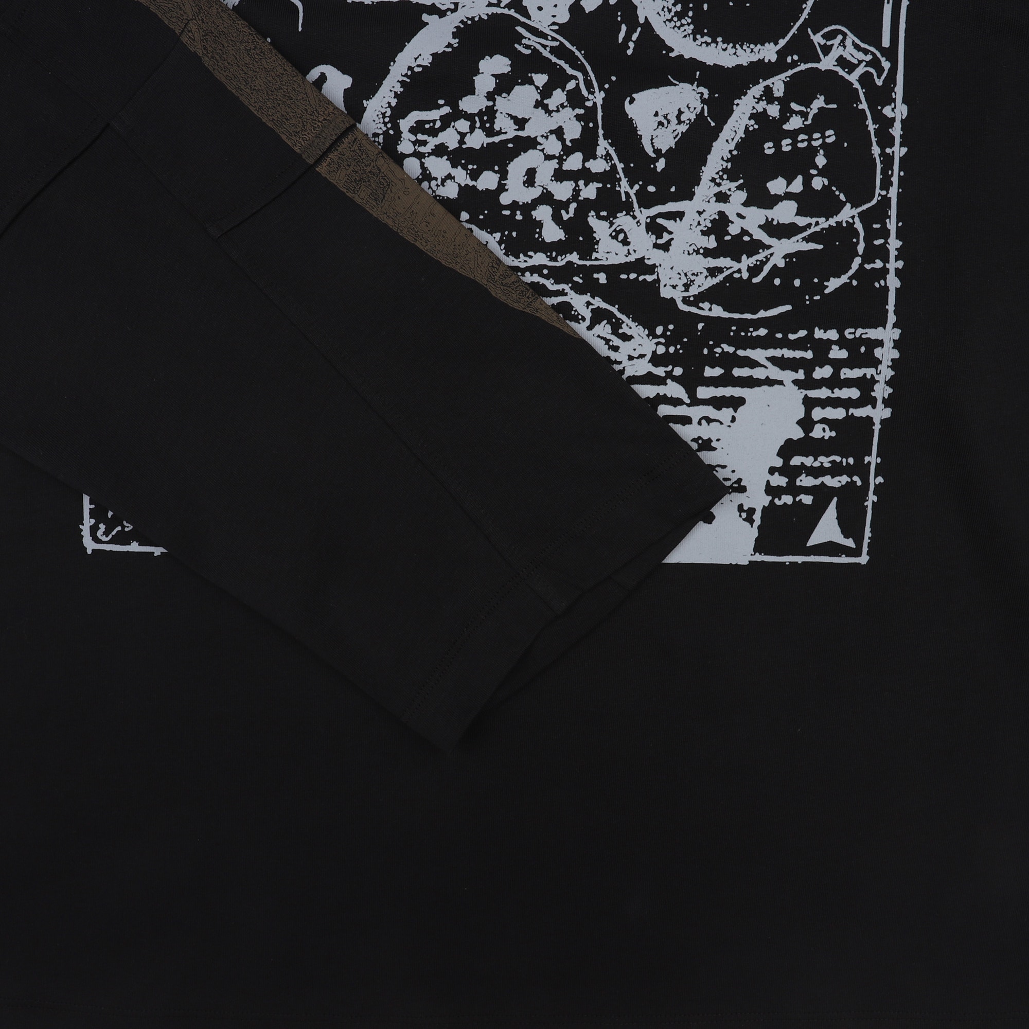 L/S Graphic Sweatshirt - Black product photo