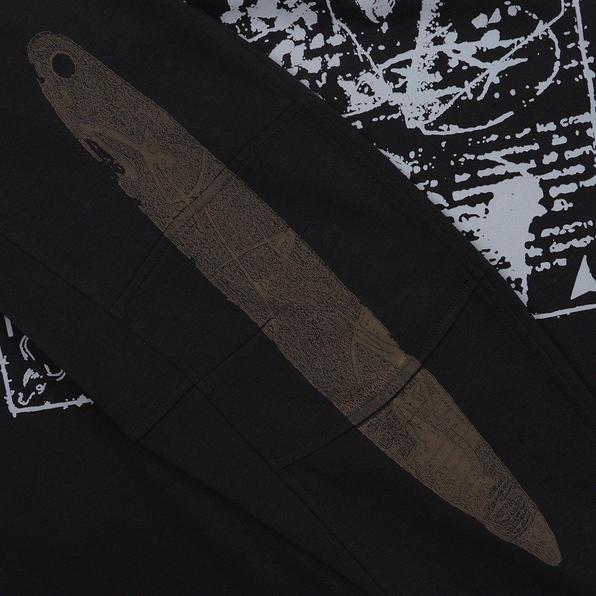 L/S Graphic Sweatshirt - Black product photo