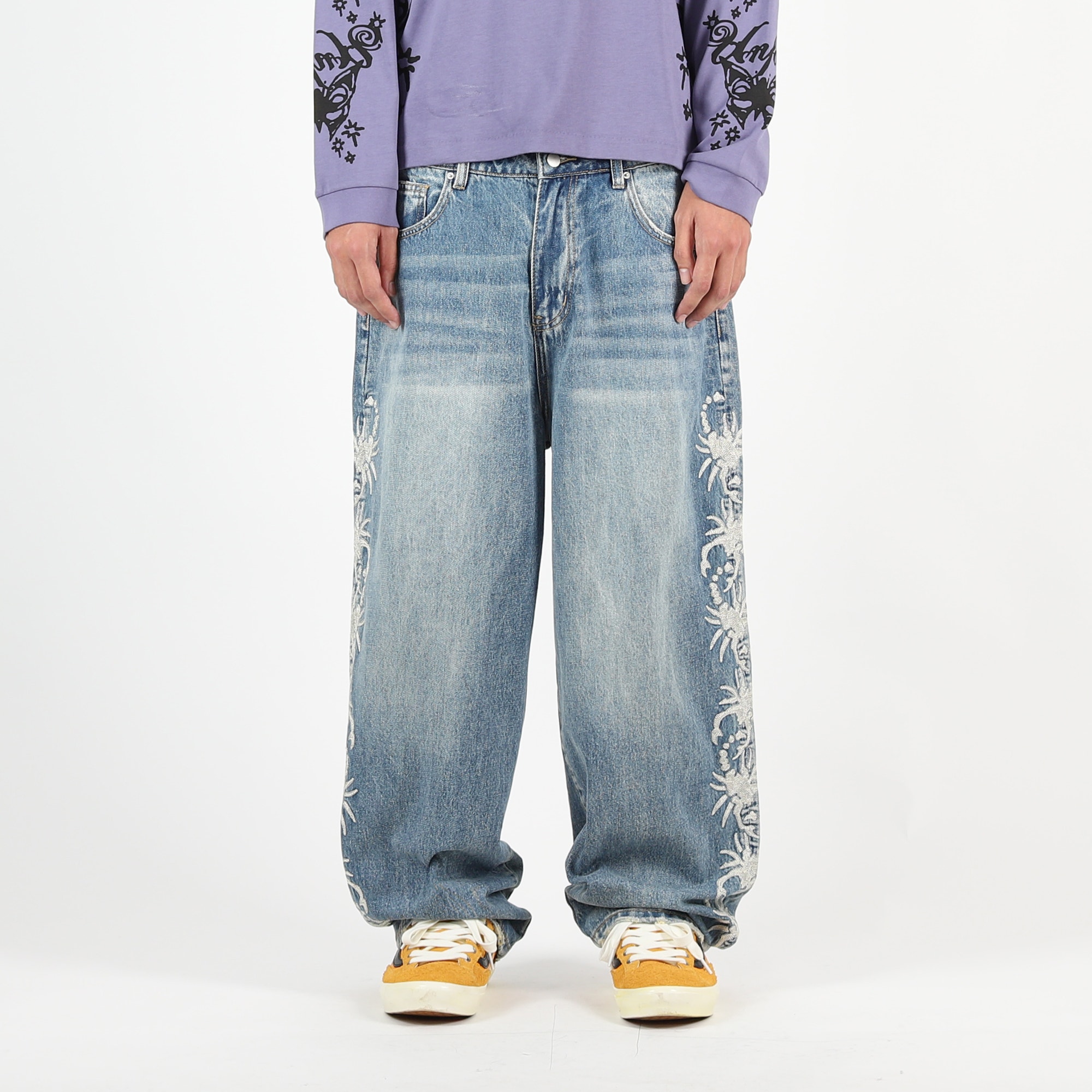 Stripe Scorp Jeans - Light Wash product photo