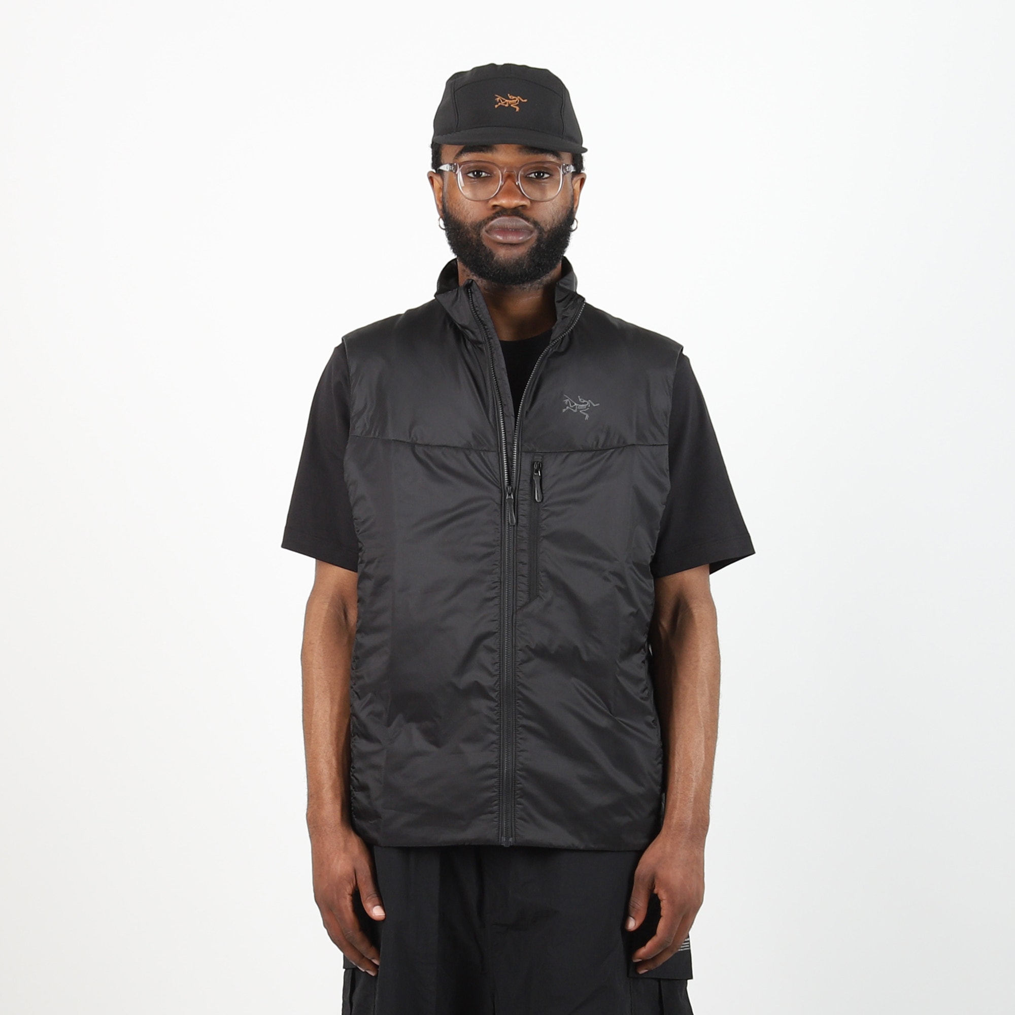 Nuclei Vest - Black product photo
