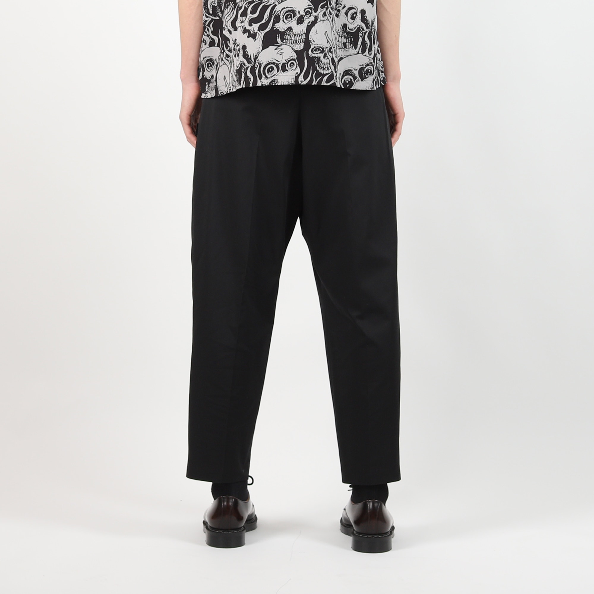Two Tuck Pants - Black product photo