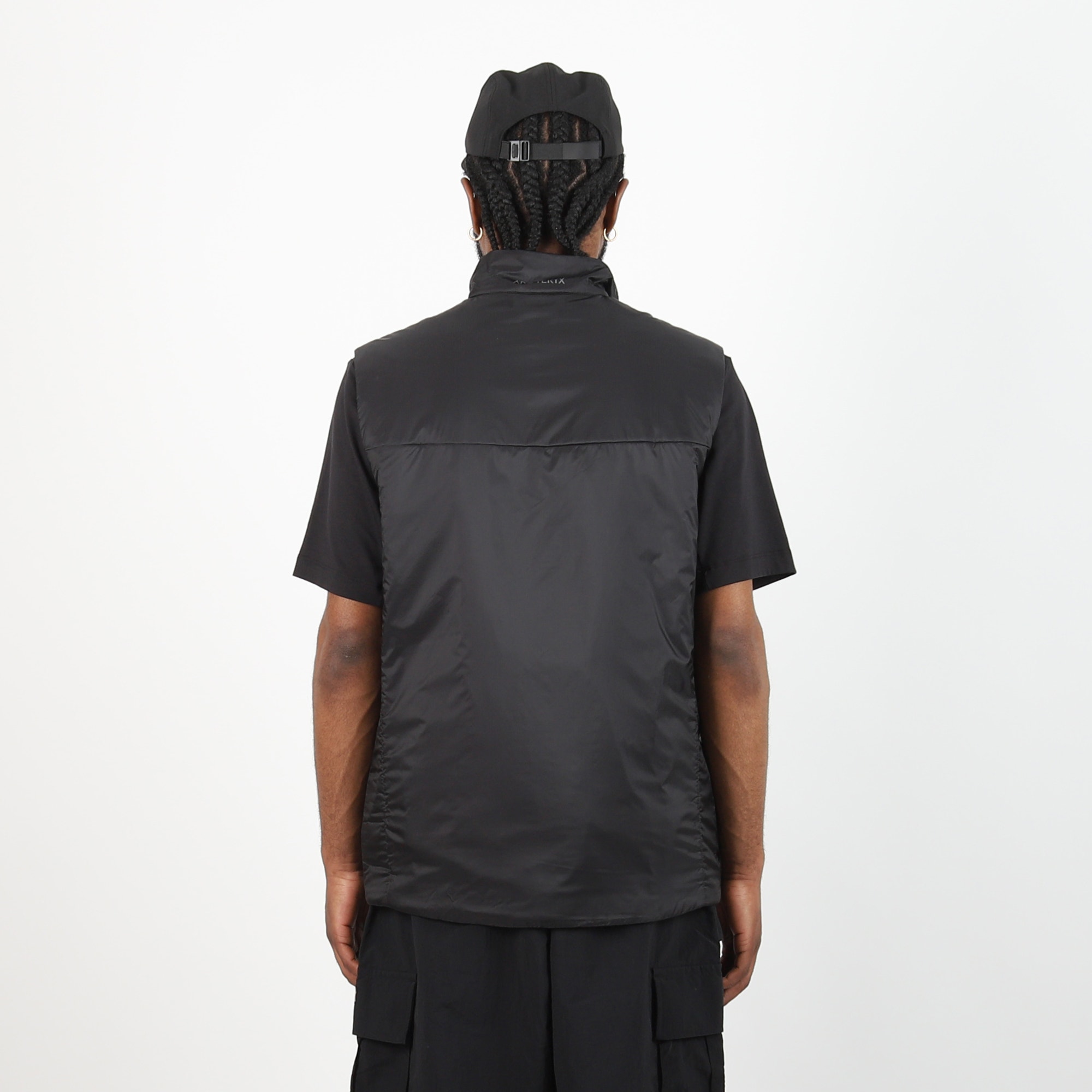 Nuclei Vest - Black product photo