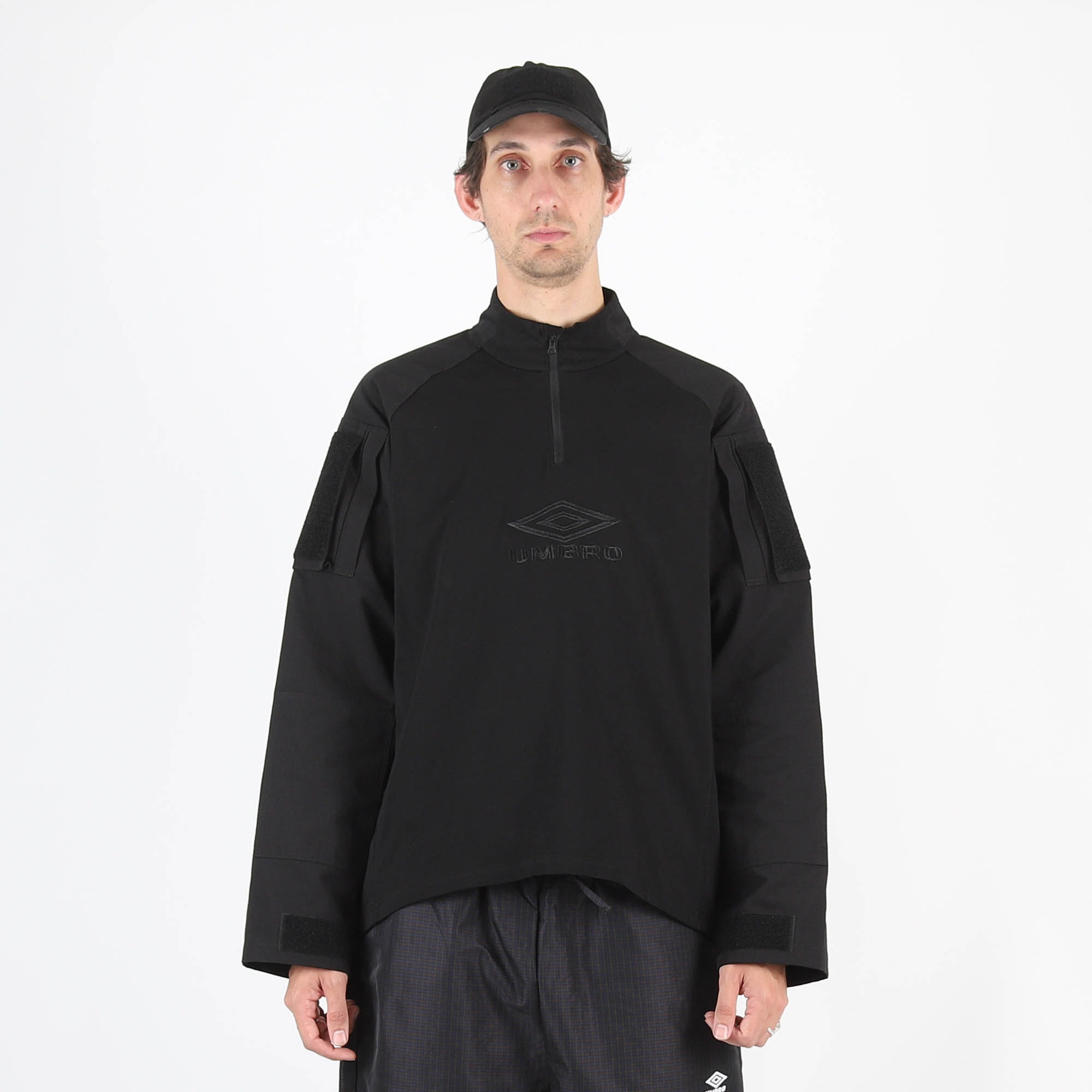 Tapered Half Zip - Black product photo