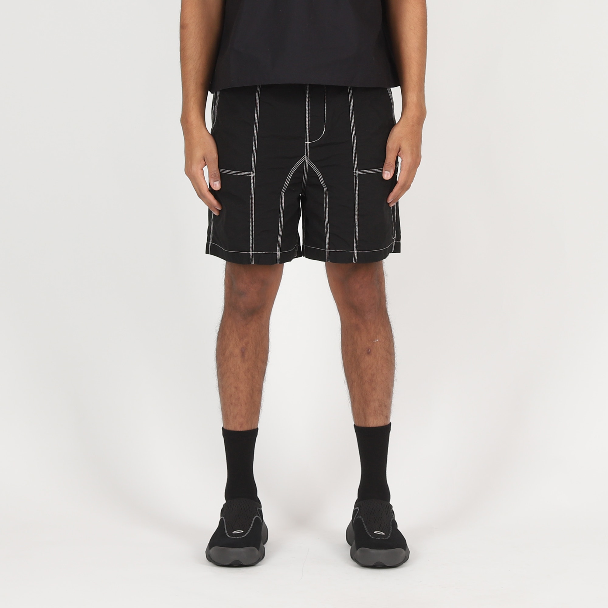 Triple Needle Bishop Short - Black product photo