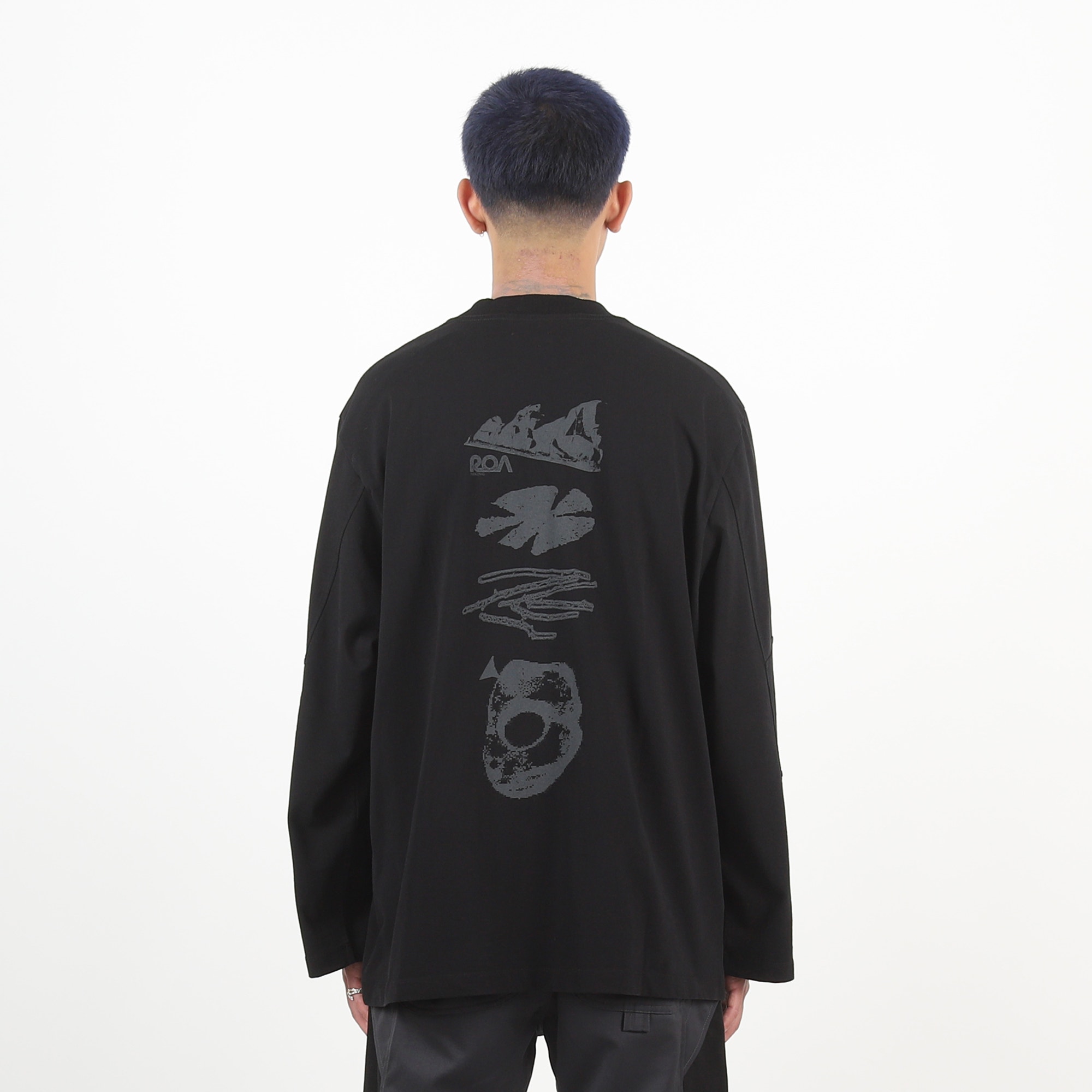 L/S Graphic T-Shirt - Black product photo