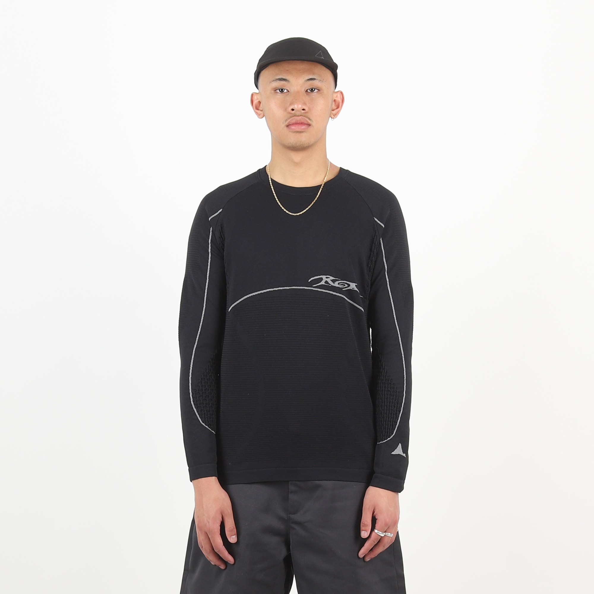 L/S Limitless Seamless 2.0 T-Shirt - Black product photo