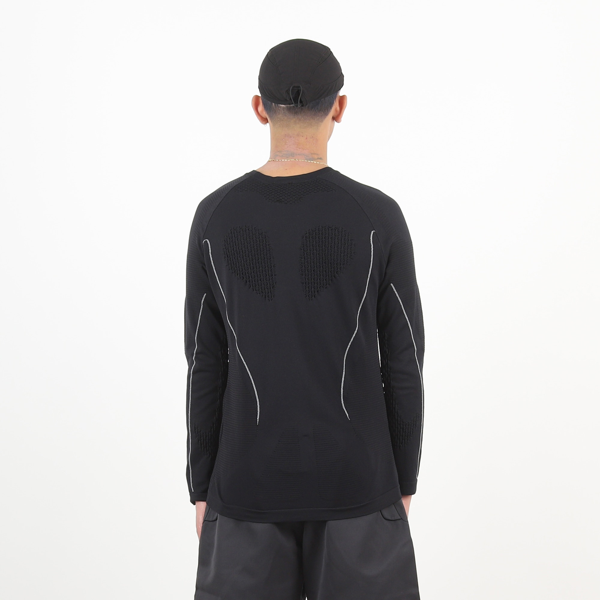L/S Limitless Seamless 2.0 T-Shirt - Black product photo