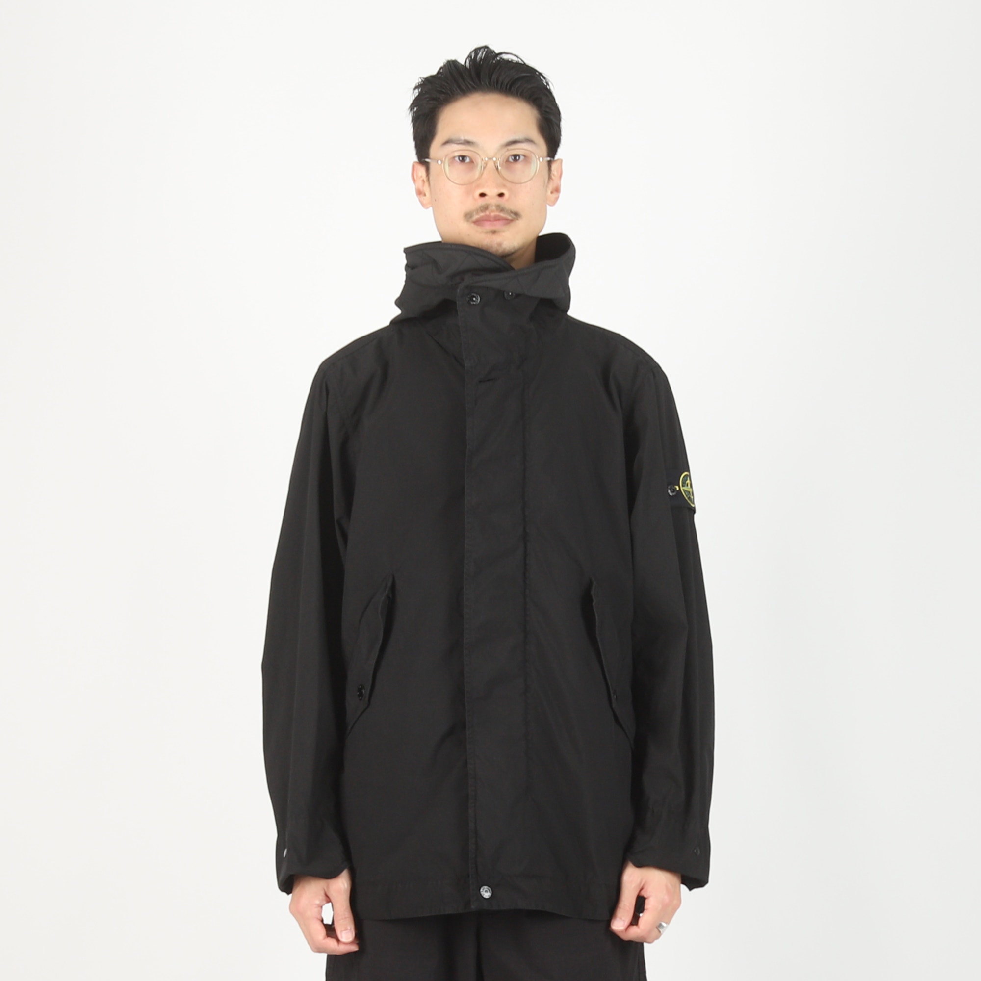 441000 Short Parka - Black product photo