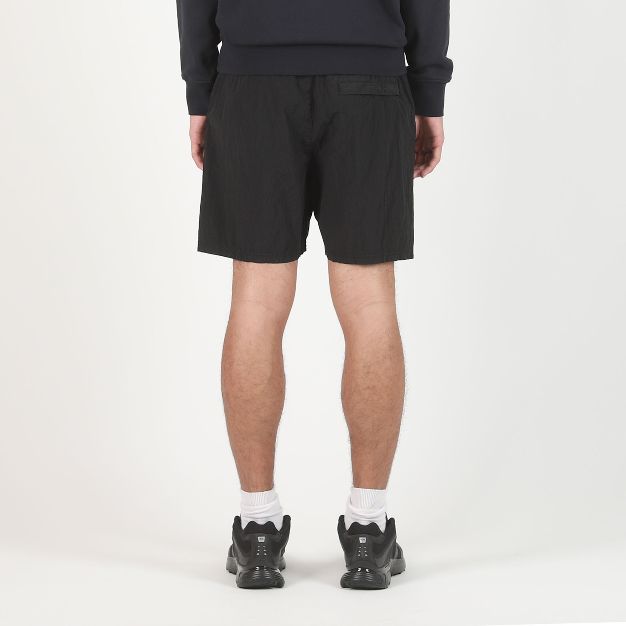 B0943 Shorts - Black product photo