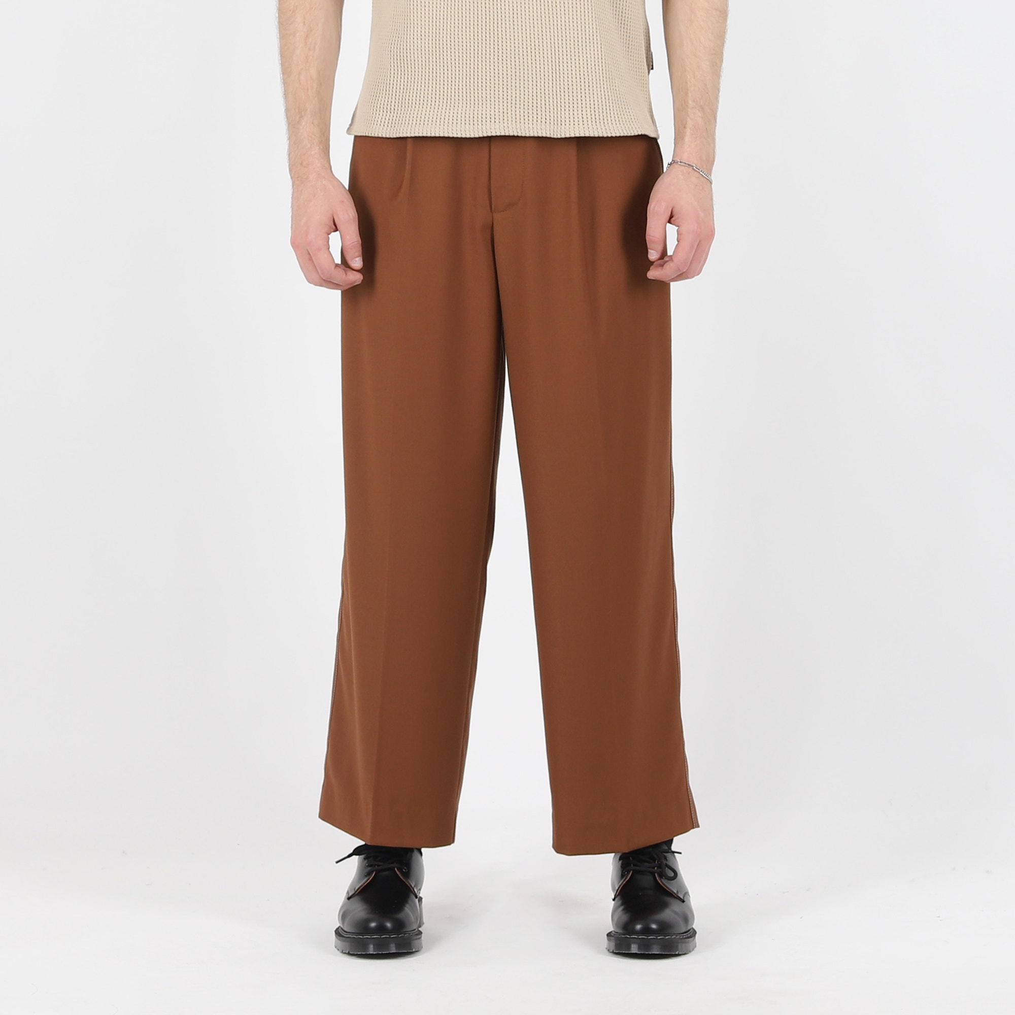 Lightweight Wool Woven Pant - Brown product photo