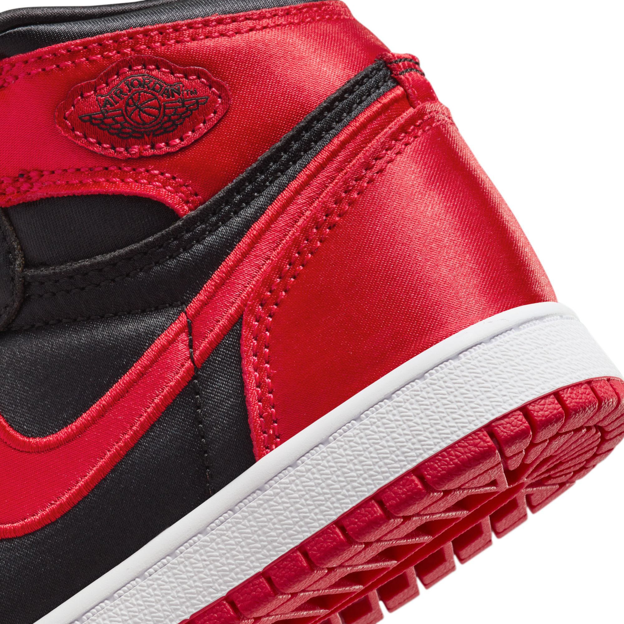 Nike air jordan retro red store and black