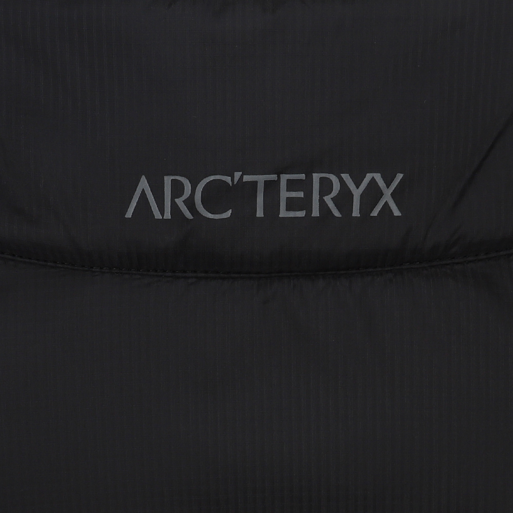 Nuclei Vest - Black product photo