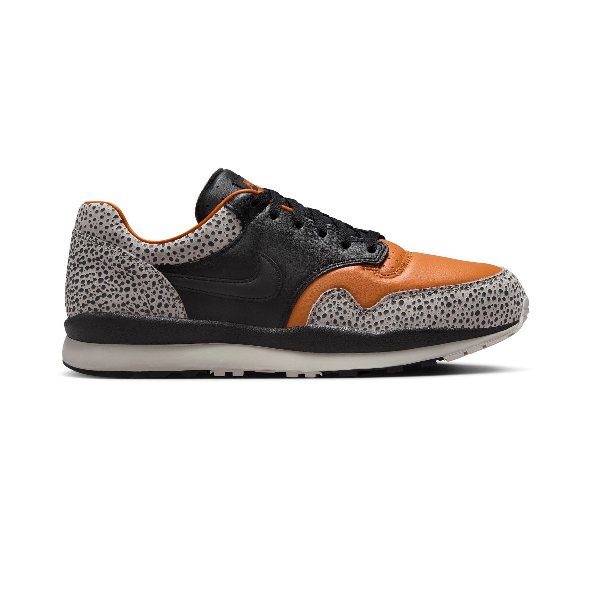 Nike safari qs black top