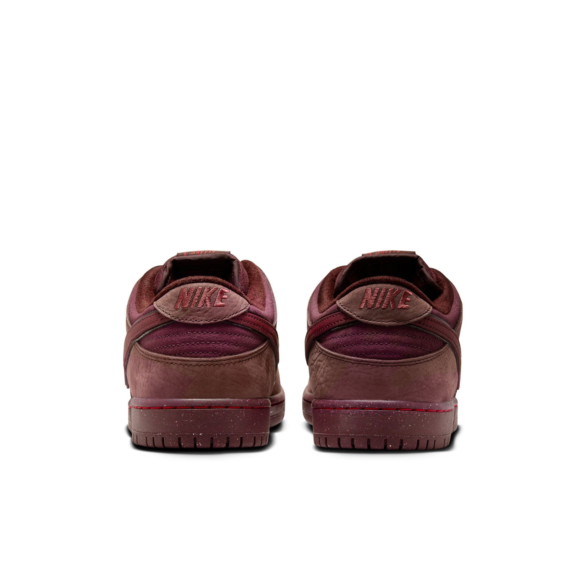 Burgundy outlet nike slides