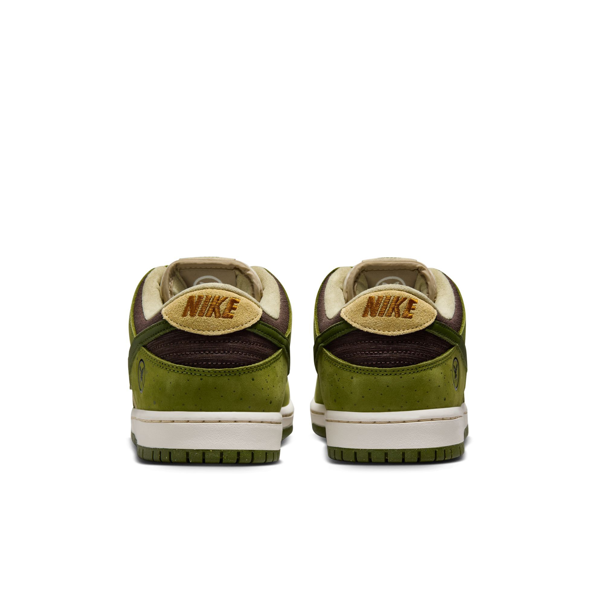 Nike SB Dunk Low Pro - Asparagus product photo