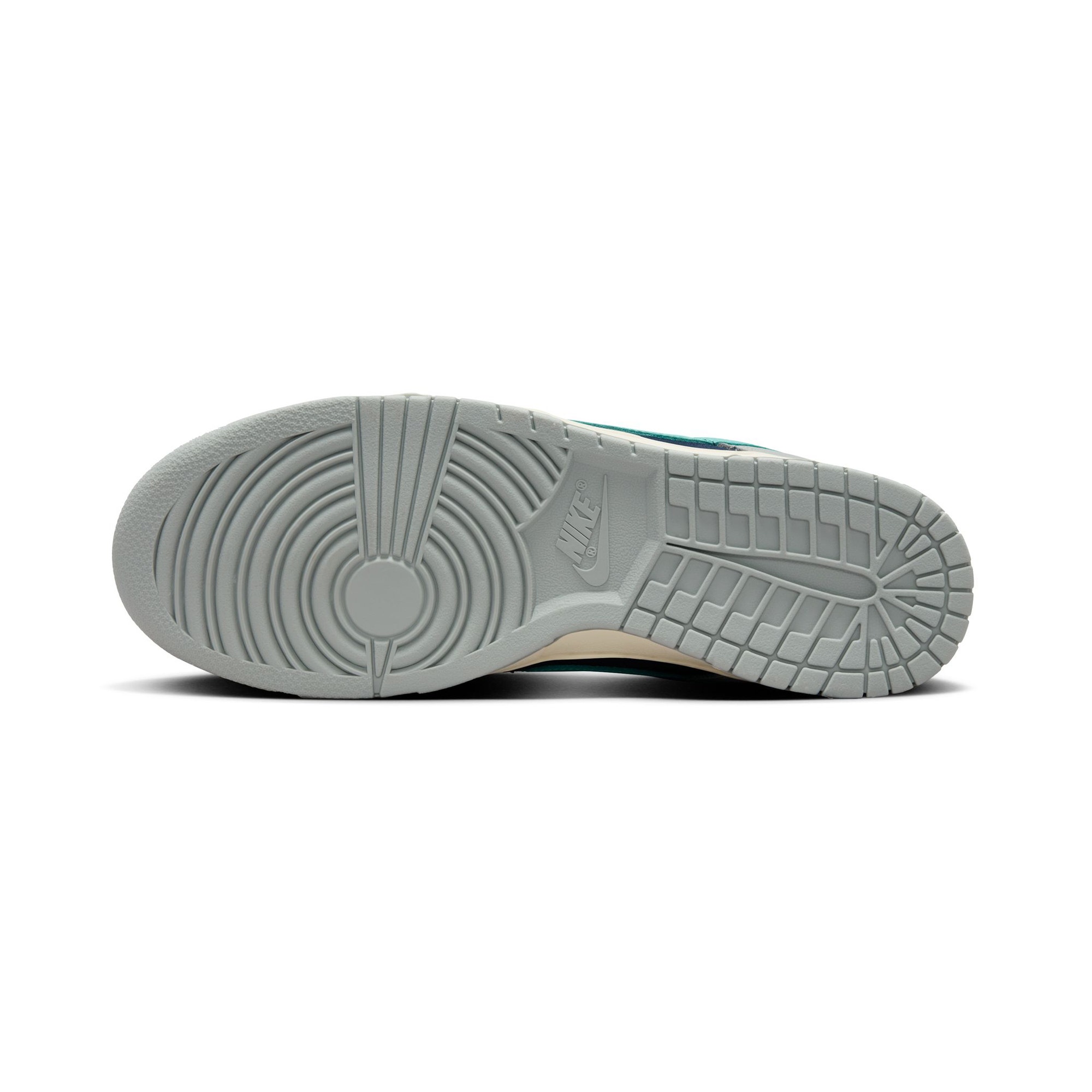 Nike Dunk Low Retro Premium - Light Pumice product photo