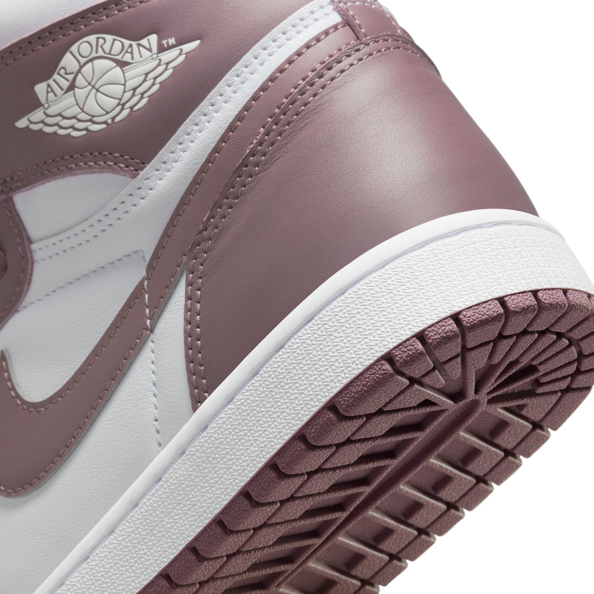 Air Jordan 1 Retro High OG - White/Sky Mauve product photo