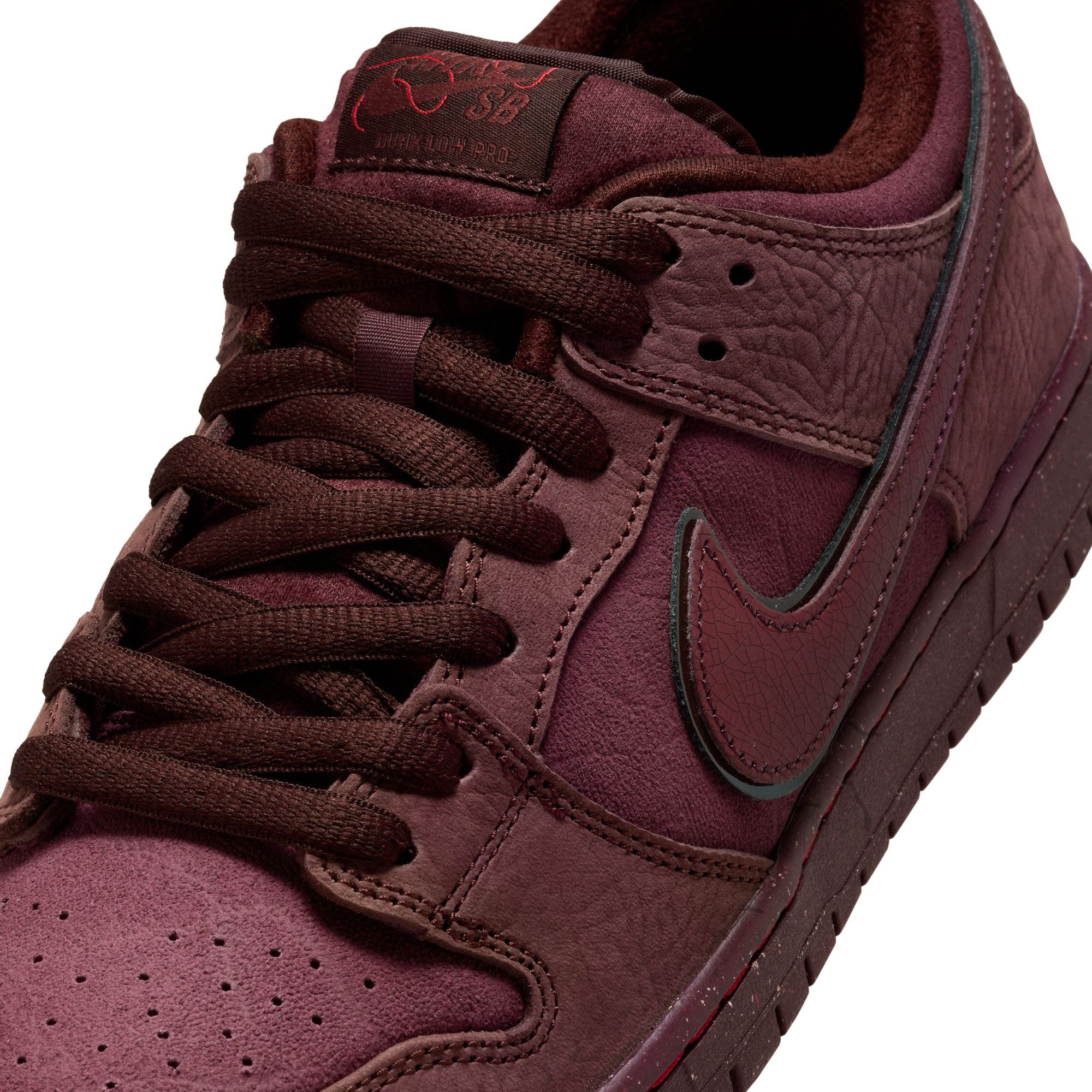 Burgundy outlet nike slides