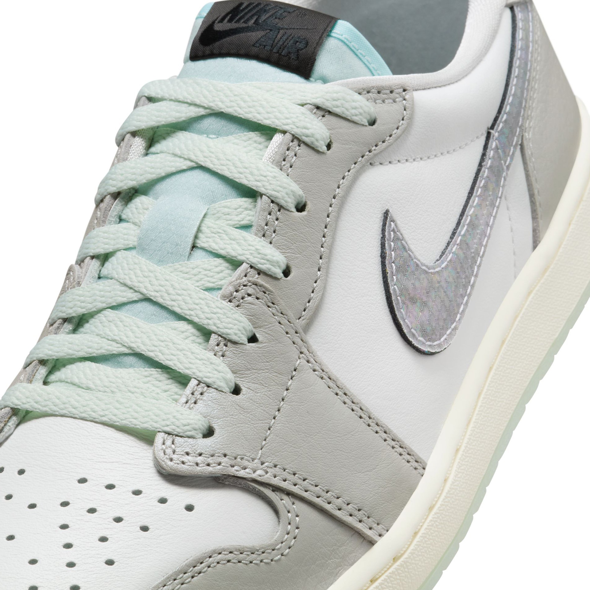 Air Jordan 1 Retro Low LNY - White/Photon Dust product photo