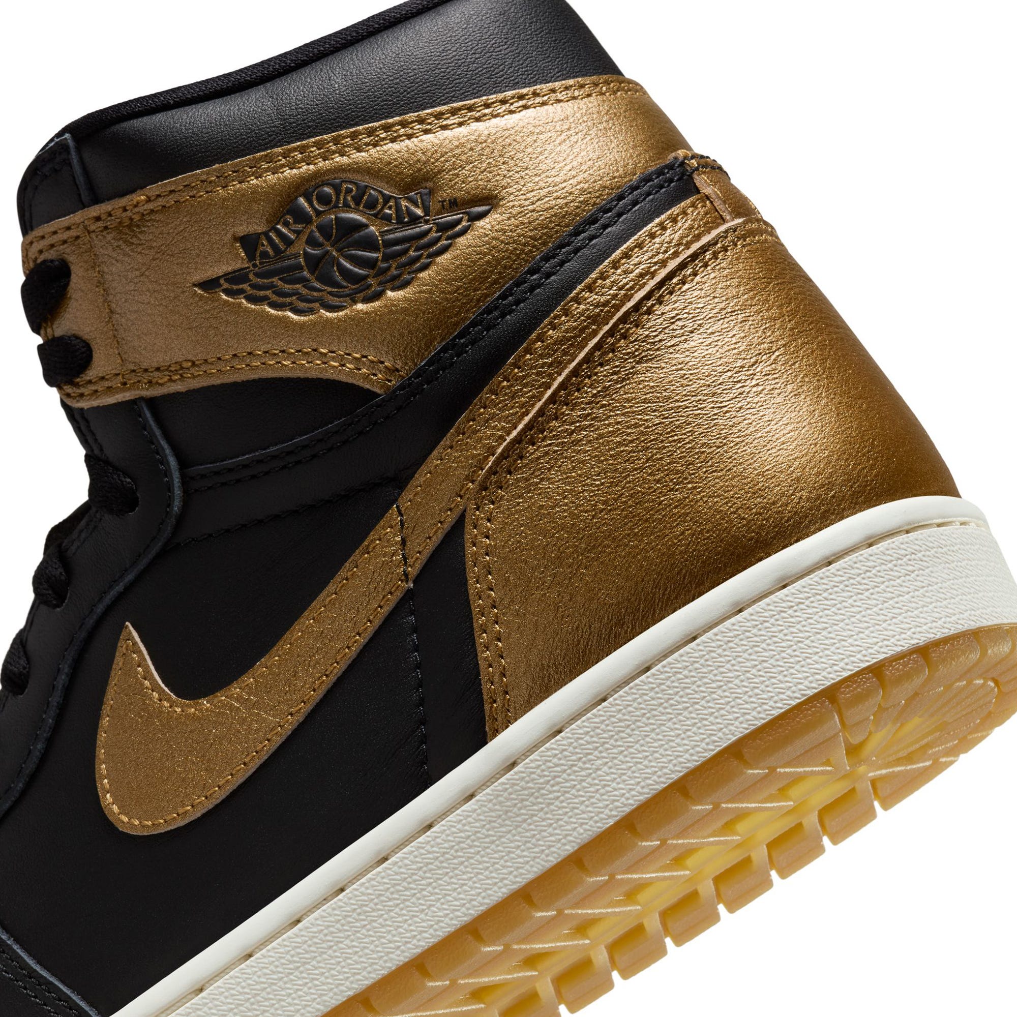 Air Jordan 1 Retro High OG Black Metallic Gold