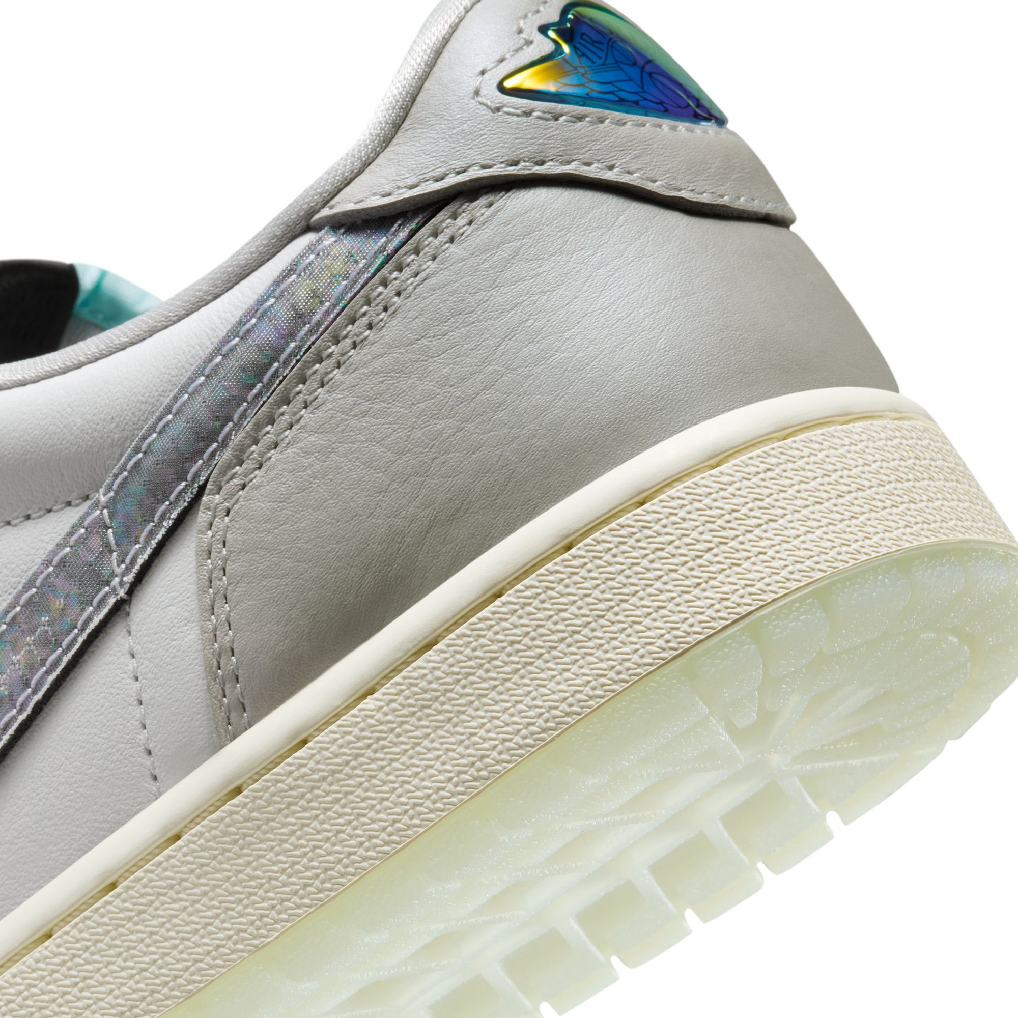 Air Jordan 1 Retro Low LNY - White/Photon Dust product photo