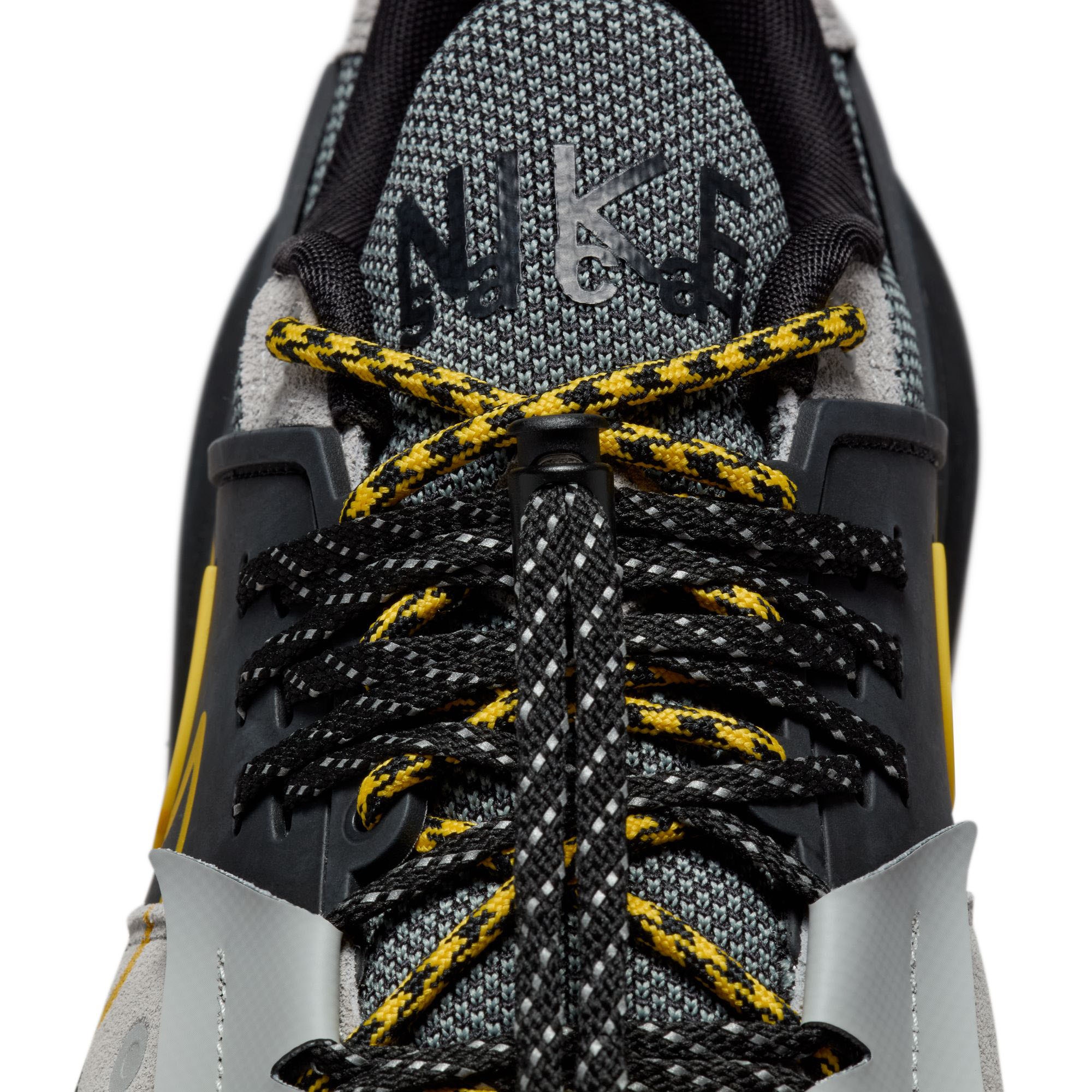 Nike Zegamadome x Sacai - Matte Silver/Tour Yellow product photo