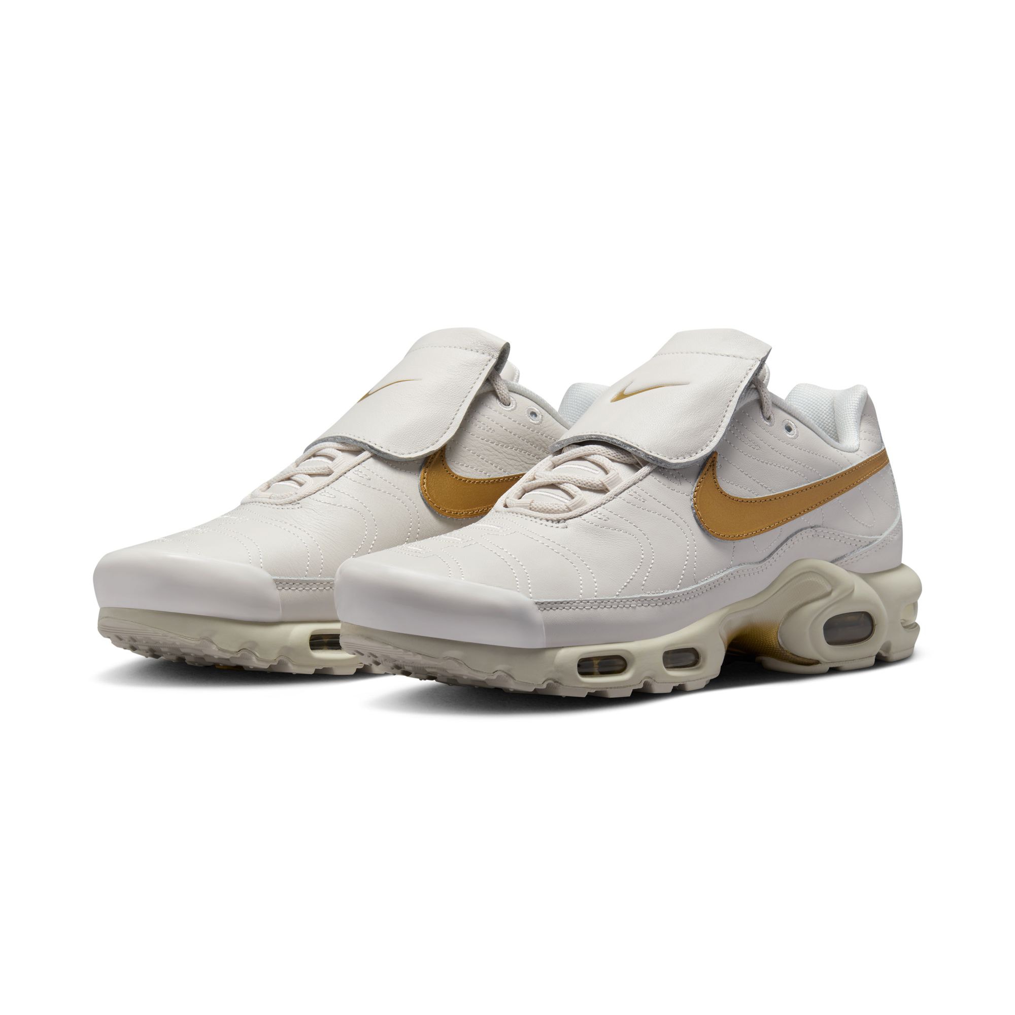 Nike Air Max Plus - Phantom/Metallic Gold product photo