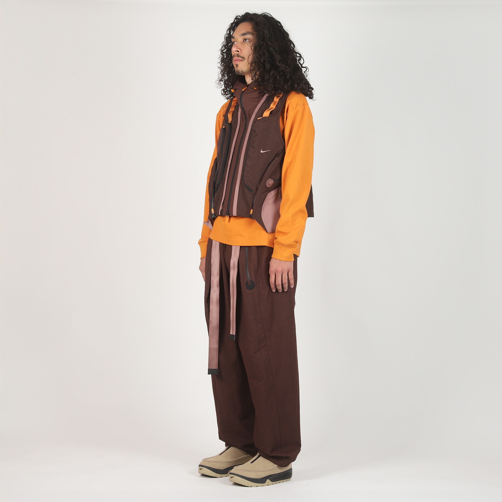 Nike ISPA ADPT Mod Vest - Earth/Smokey Mauve product photo