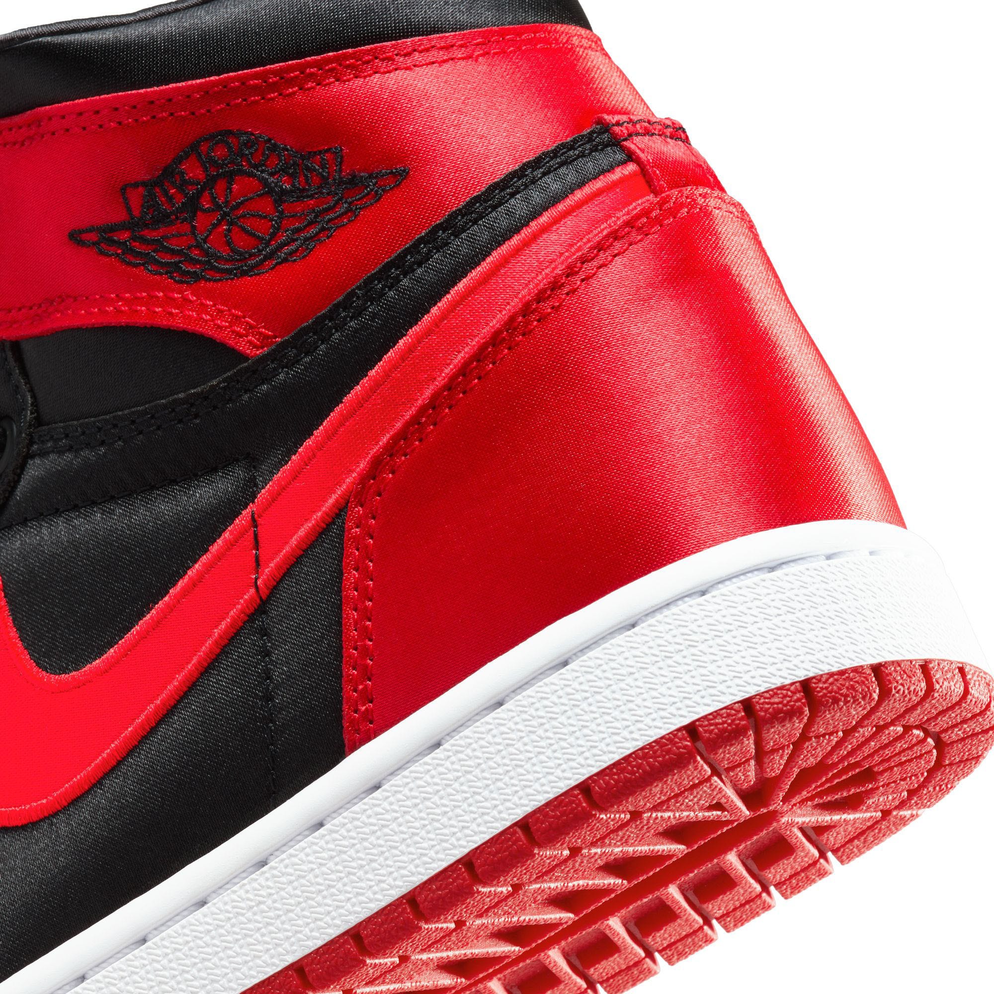 Jordan 1 retro 2024 high black red